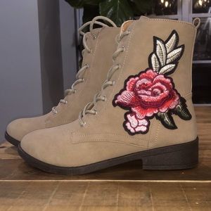 Rose Embroidered Cream Boots (BRAND NEW)